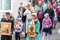 Ученики воскресной школы начали учебный год с Крестного хода